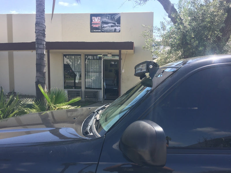 Load image into Gallery viewer, 2000 - 2006 Toyota Tundra Access Cab 50&quot; Curved LED Light Bar Roof Mounts
