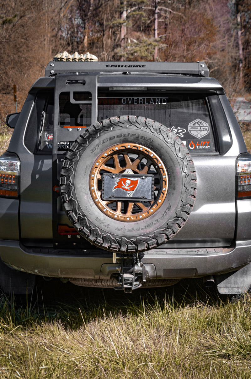 Load image into Gallery viewer, Silicone American Flag License Plate Frame - Anti-Rattle, Anti-Scratch
