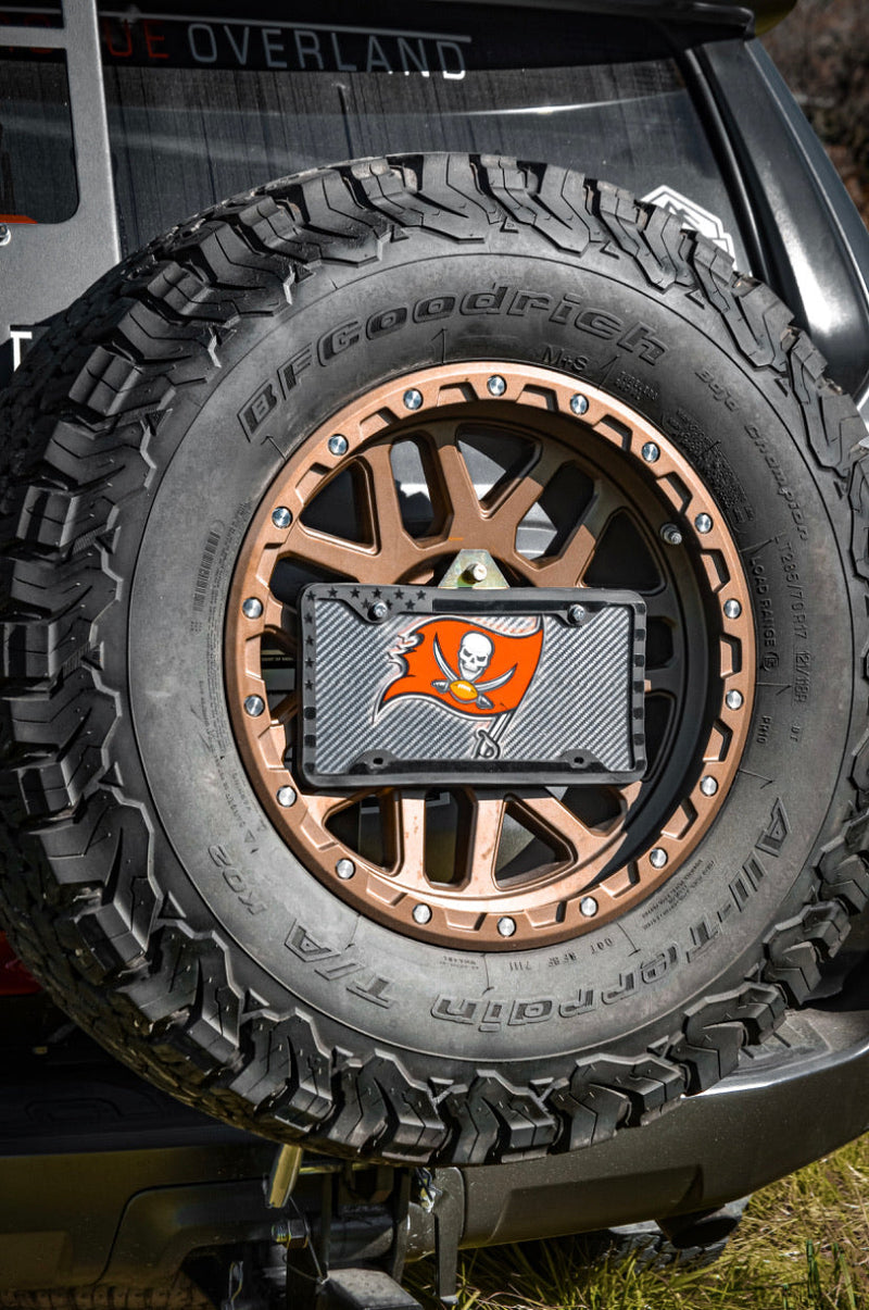 Load image into Gallery viewer, Silicone American Flag License Plate Frame - Anti-Rattle, Anti-Scratch
