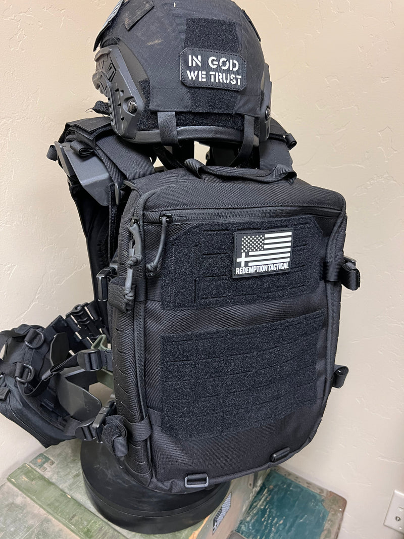 Load image into Gallery viewer, FULL KIT COMBO Crusader 2.0 XL Armor COMBO PACKAGE LIGHTWEIGHT LEVEL IV (2) 10x13.5 Front/Back Plates, Plate Carrier Bag, Medic Pouch
