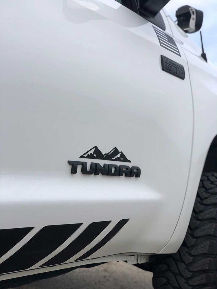 Load image into Gallery viewer, Universal Mountain Range Vehicle Magnet
