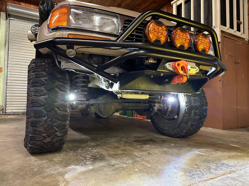 Load image into Gallery viewer, Toyota FJ80 Landcruiser Steerable Knuckle Pod Light Mounts (1990-1997)

