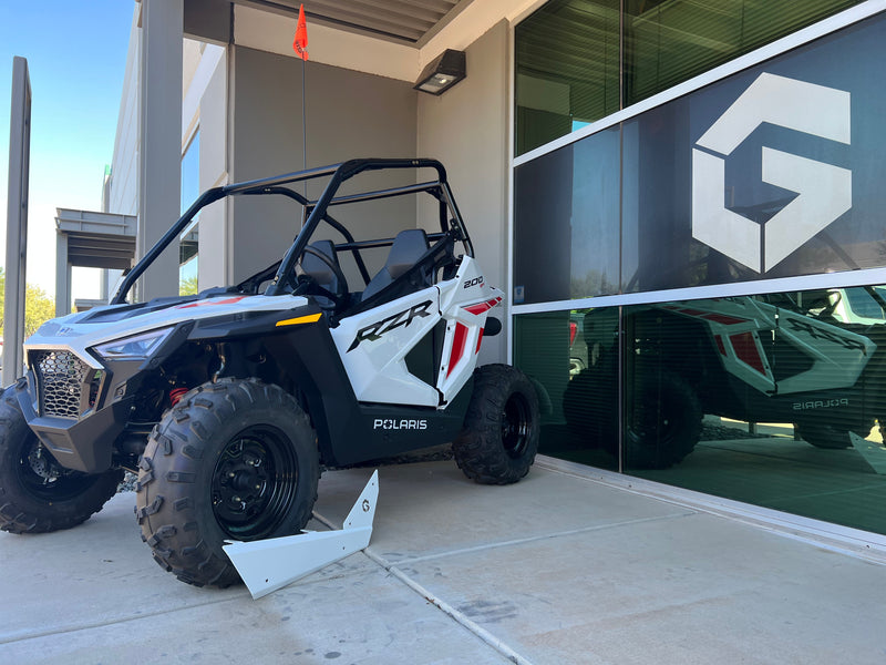 Load image into Gallery viewer, POLARIS RZR 200 - KICK PLATES
