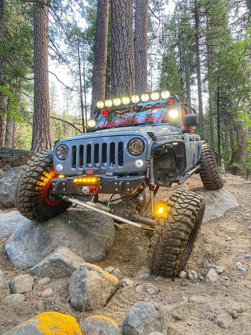 Load image into Gallery viewer, Dana 60 "Kingpin" &amp; "Fusion 4x4" Steerable Knuckle Light Mounts
