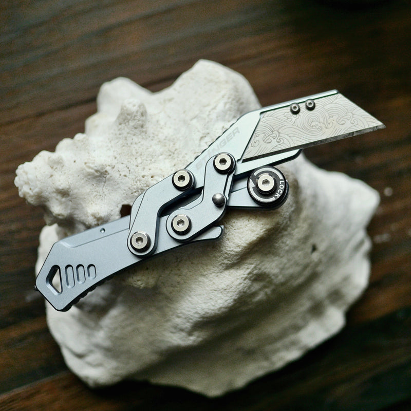Load image into Gallery viewer, Stinger Godzilla Tool, Folding Pocket Utility - Space Grey
