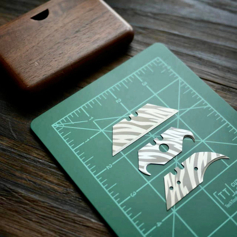 Load image into Gallery viewer, Stinger Laser Engraved Utility Edges, Tool Replacements - Tiger Pattern
