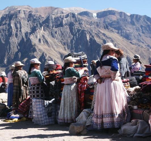 Load image into Gallery viewer, Infant Natural Knit Alpaca Chullo Hat with Ear Flaps
