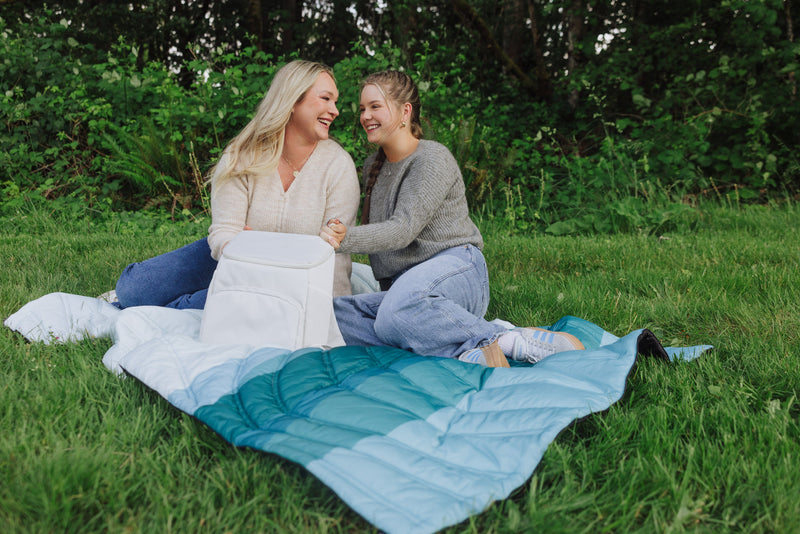 Load image into Gallery viewer, Aura Outdoor Puffer Blanket
