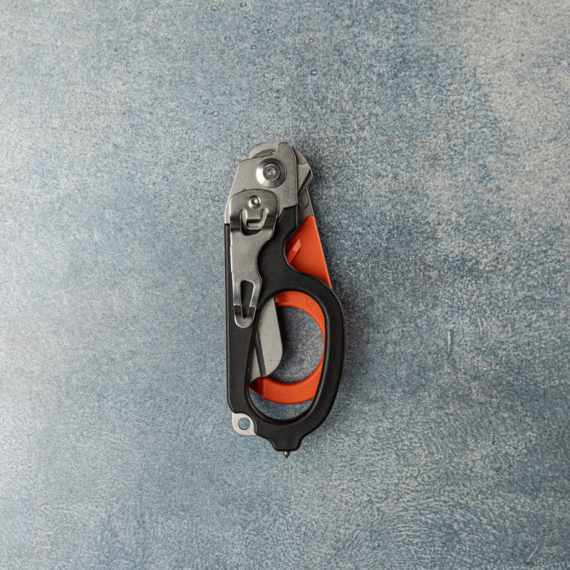 Load image into Gallery viewer, Folding Scuba Diving Shears and Rescue Shears
