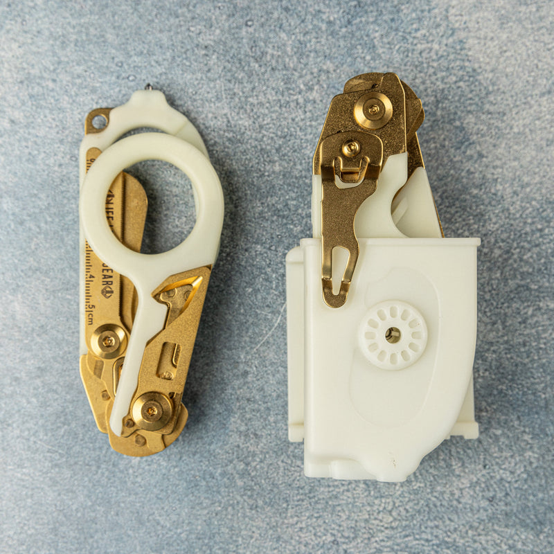 Load image into Gallery viewer, Folding Scuba Diving Shears and Rescue Shears
