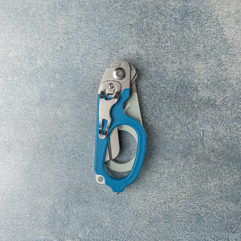 Load image into Gallery viewer, Folding Scuba Diving Shears and Rescue Shears
