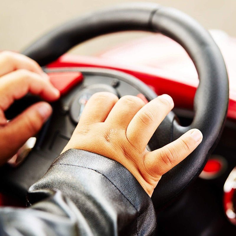 Load image into Gallery viewer, Lightning McQueen Battery-Powered Vehicle with Sound Effects for Ages 3+
