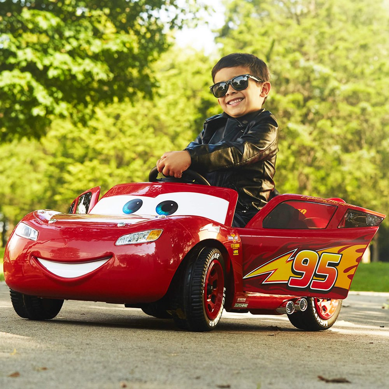 Load image into Gallery viewer, Lightning McQueen Battery-Powered Vehicle with Sound Effects for Ages 3+
