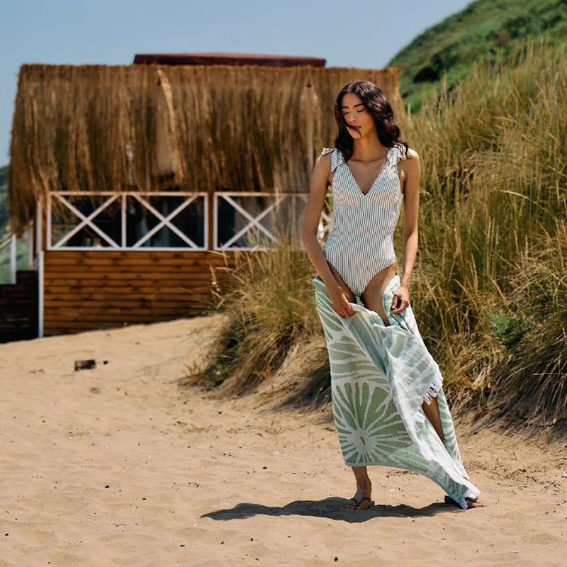 Load image into Gallery viewer, Limonia - Turkish Beach Towel
