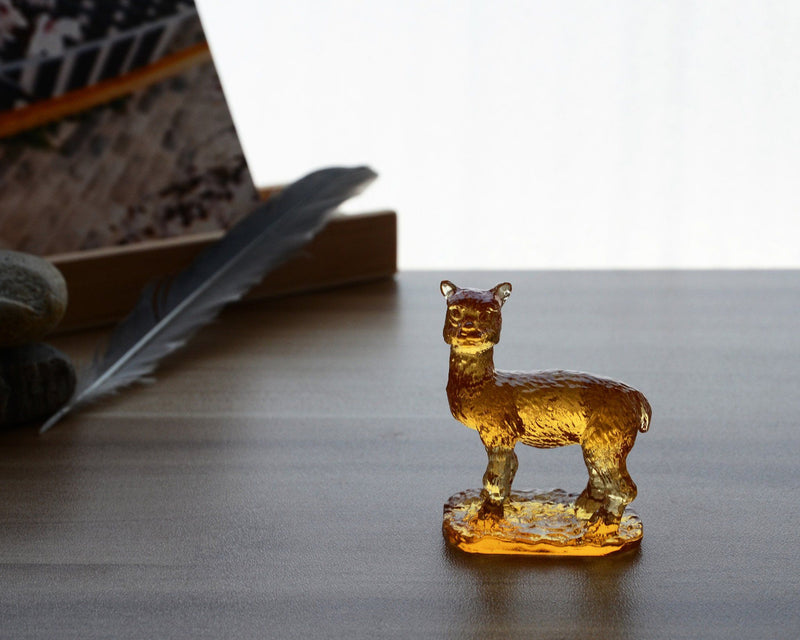 Load image into Gallery viewer, Liuli Crystal Alpaca Figurine
