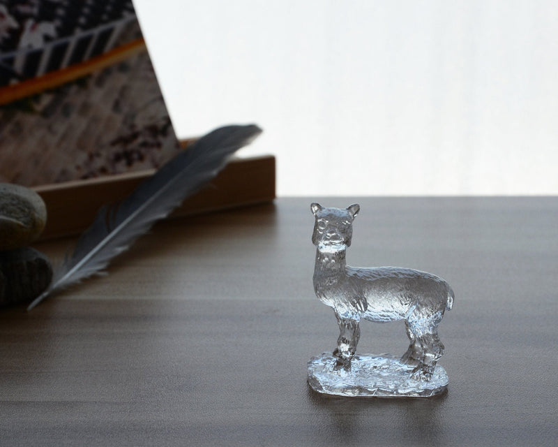 Load image into Gallery viewer, Liuli Crystal Alpaca Figurine
