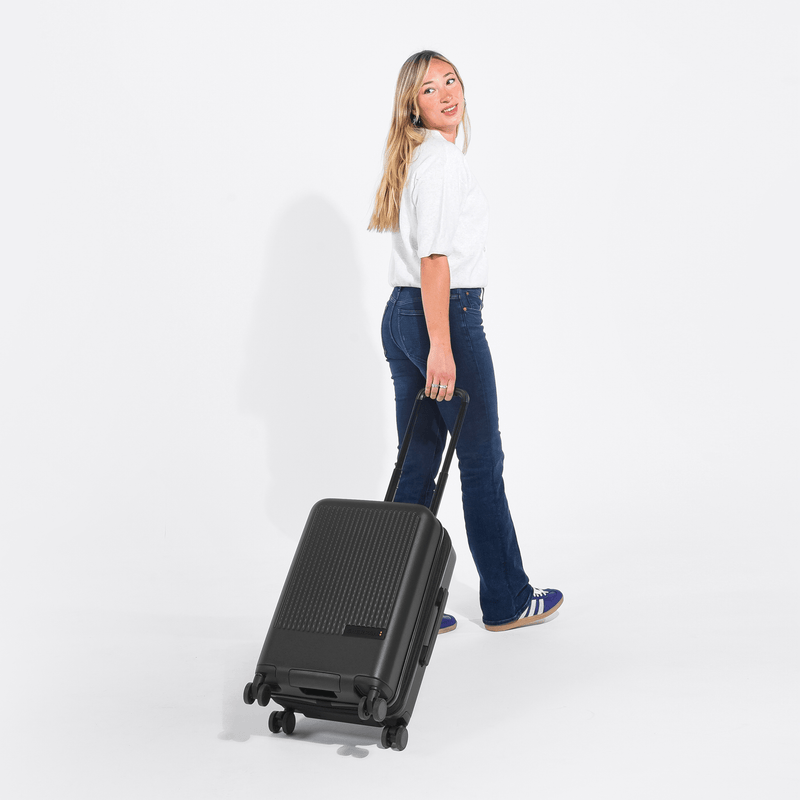 Load image into Gallery viewer, Meridian | 22" Carry-On - Chromatic Black
