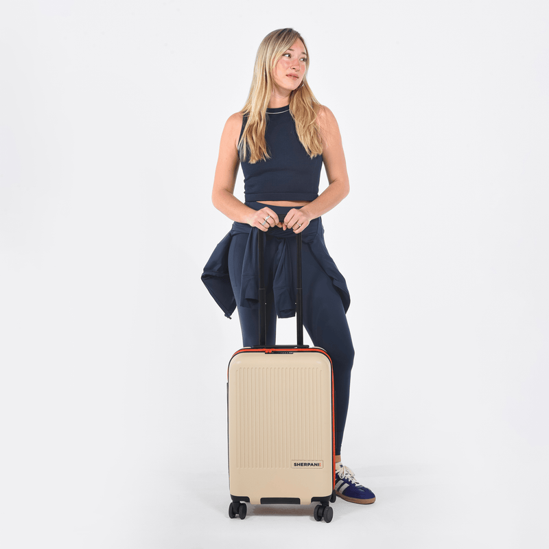 Load image into Gallery viewer, Meridian | 22" Carry-On - Chromatic Black
