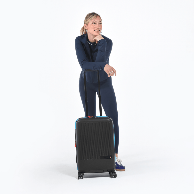 Load image into Gallery viewer, Meridian | 22" Carry-On - Chromatic Black
