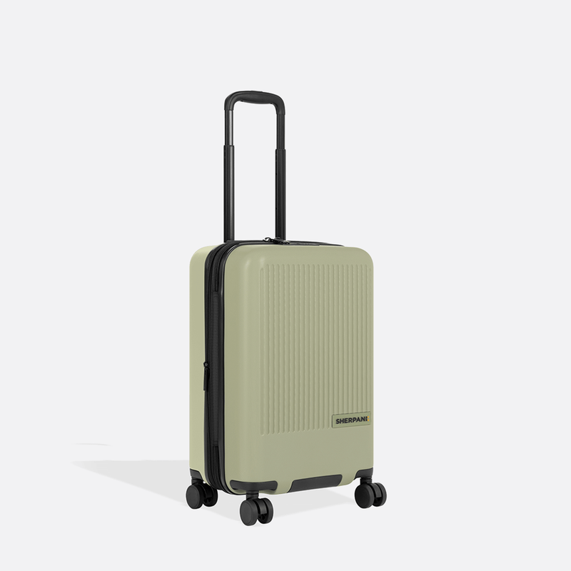 Load image into Gallery viewer, Meridian | 22" Carry-On - Chromatic Black
