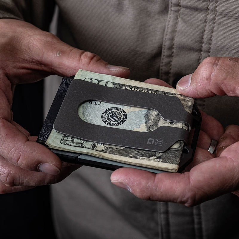 Load image into Gallery viewer, M4 MAVERICK™ RAIL WALLET with TITANIUM CLIP
