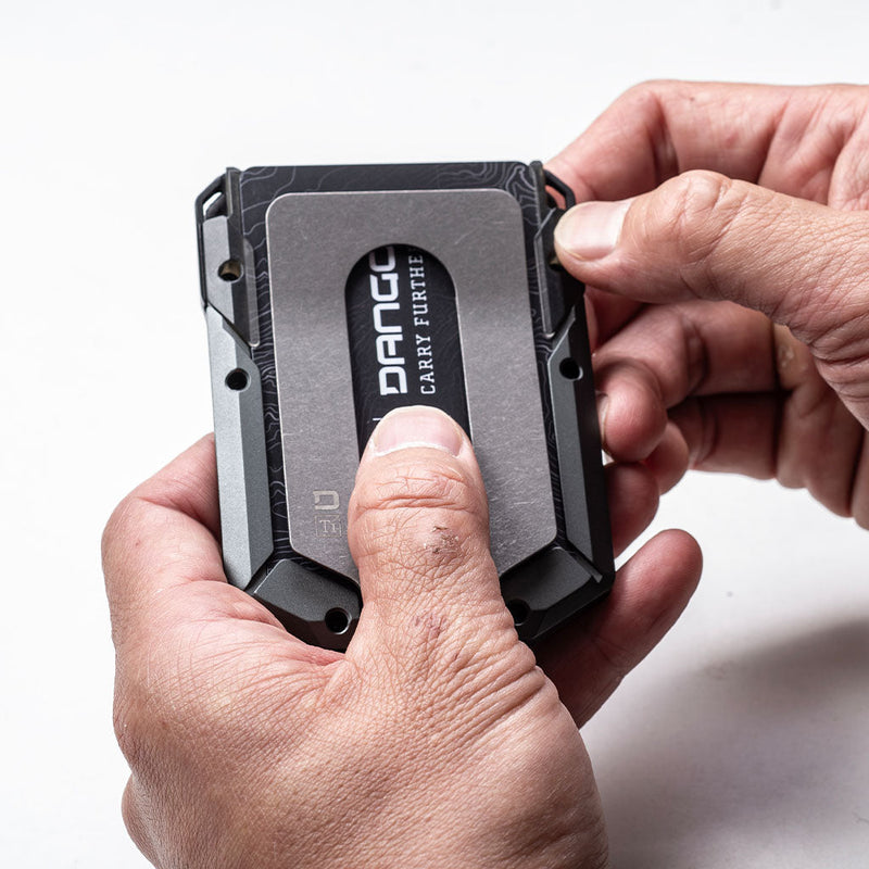 Load image into Gallery viewer, M4 MAVERICK™ RAIL WALLET with TITANIUM CLIP
