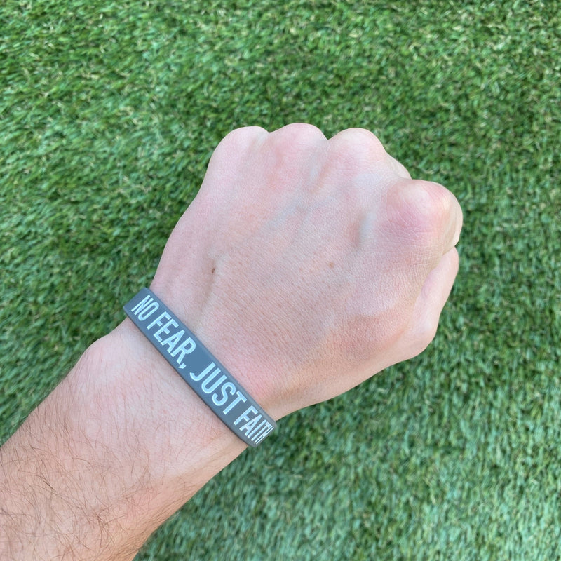Load image into Gallery viewer, NO FEAR, JUST FAITH Wristband
