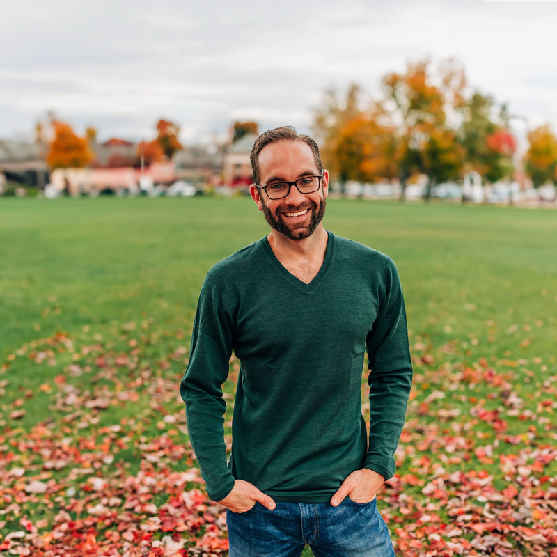 Load image into Gallery viewer, Men's Midweight Merino Wool V-Neck Sweater | 100% Merino Wool
