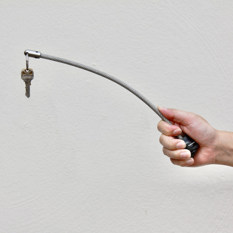 Load image into Gallery viewer, Stinger Whip Car Emergency Tool (Monkey Fist)
