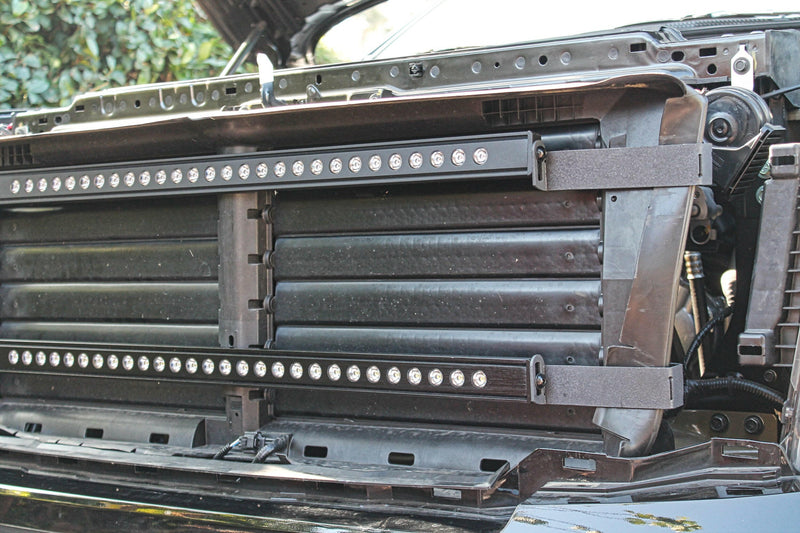 Load image into Gallery viewer, 2017+ Nissan Titan Single 30in Light Bar
