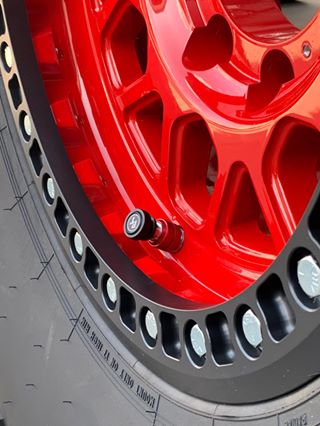 Load image into Gallery viewer, Monster Valve™ Flat2 - Dual Valve stem wheels - 5 pack with Install tools
