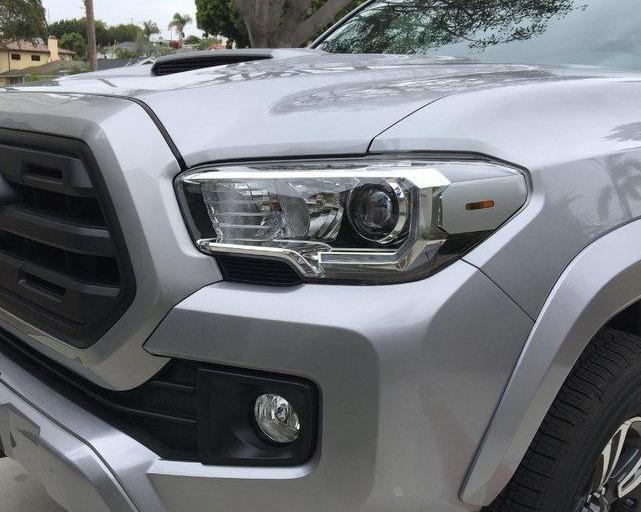 Load image into Gallery viewer, Premium Cast Vinyl Decals for 2016-2019 Tacoma Side Marker Lights x2
