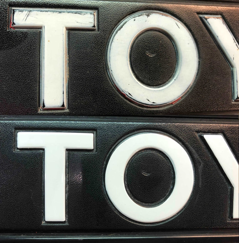Load image into Gallery viewer, Premium Cast Vinyl Decal Letters for 1984-1989 4Runner Tailgate Bezel
