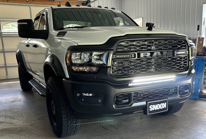 Load image into Gallery viewer, 2019-2024 RAM 2500/3500 30in Light Bar
