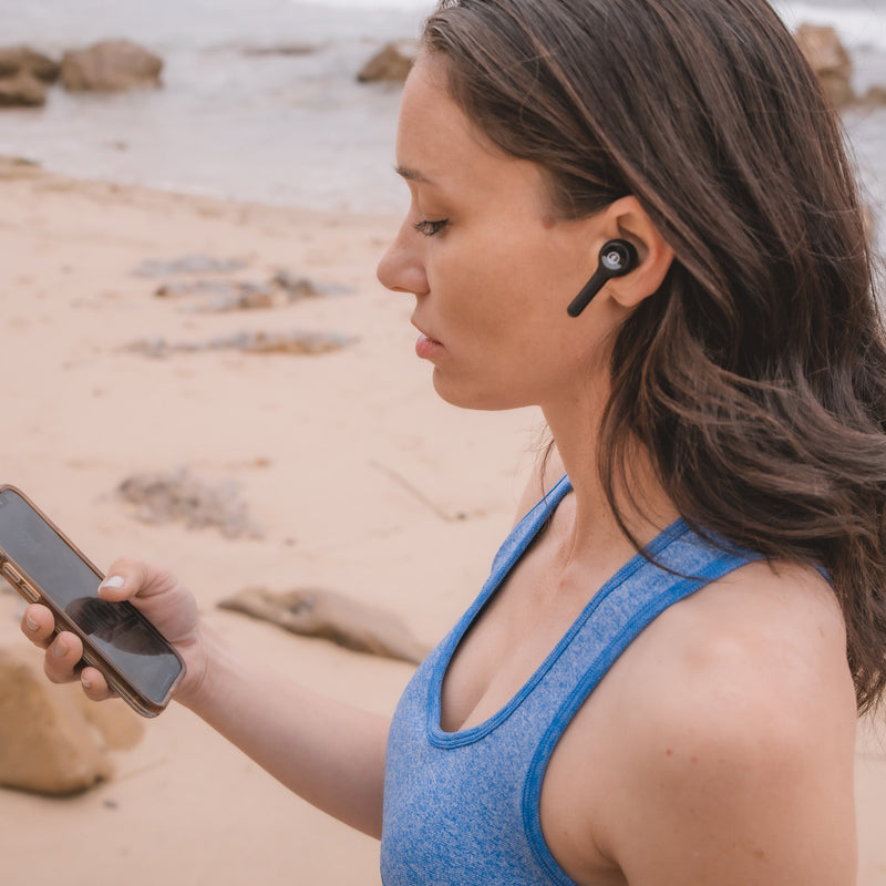 Load image into Gallery viewer, Ravens Wireless Earbuds
