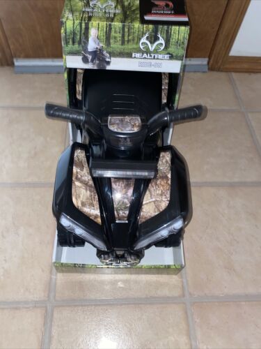 Load image into Gallery viewer, RealTree Ride-On with Working Light Bar for Boys by Dynacraft - Distressed Packaging
