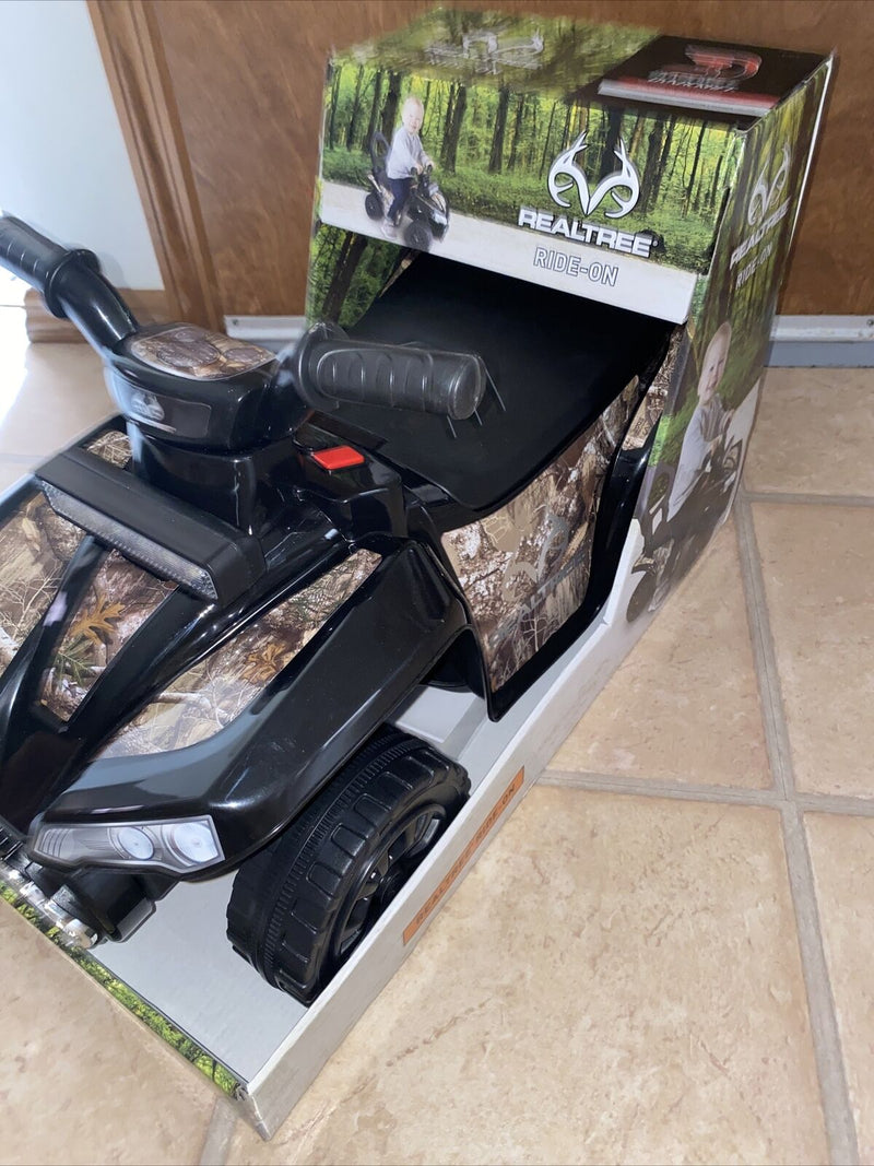 Load image into Gallery viewer, RealTree Ride-On with Working Light Bar for Boys by Dynacraft - Distressed Packaging
