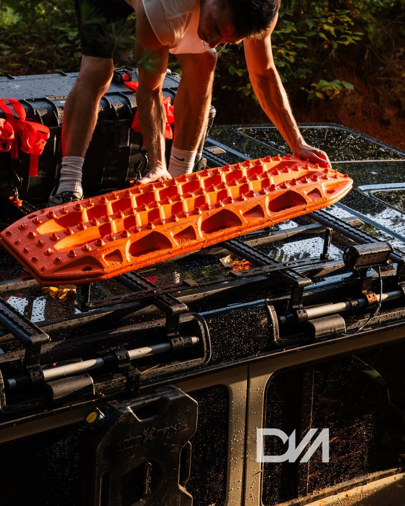 Load image into Gallery viewer, Recovery Board Carrier - Universal Mount - MaxTrax MKII &amp; Lite
