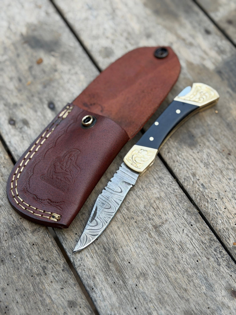 Load image into Gallery viewer, Handmade Brass Crown Folding Hunter 8" with black resin and horn handle
