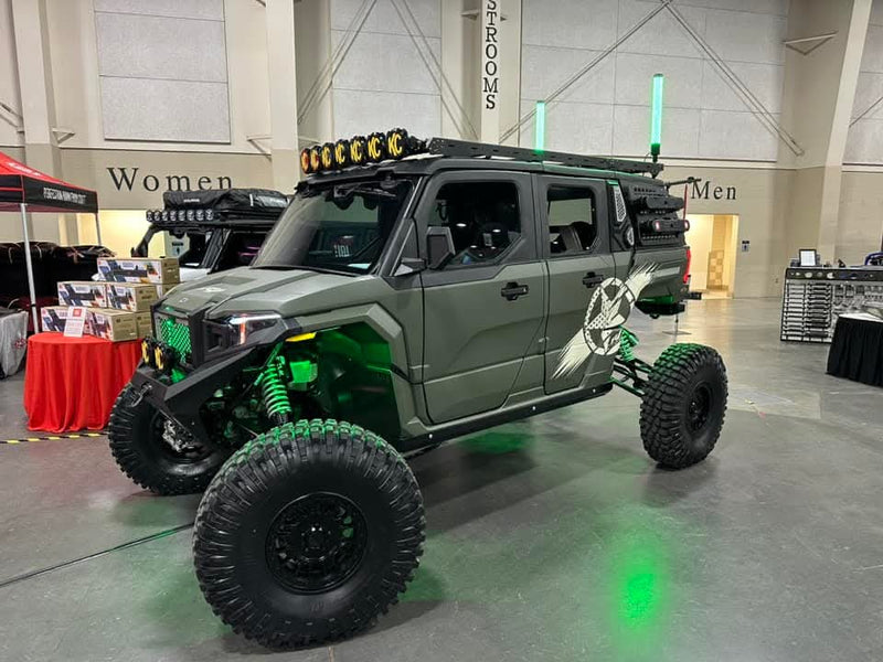 Load image into Gallery viewer, Fatty LED Light Whips (Pair)
