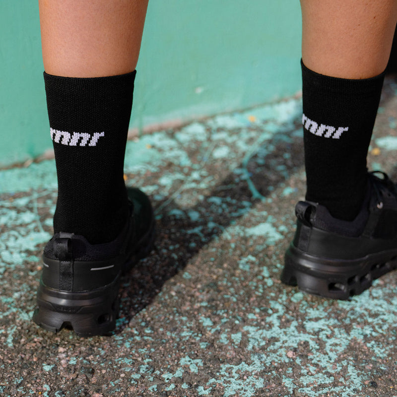 Load image into Gallery viewer, Marathon Crew Sock- Basic Black
