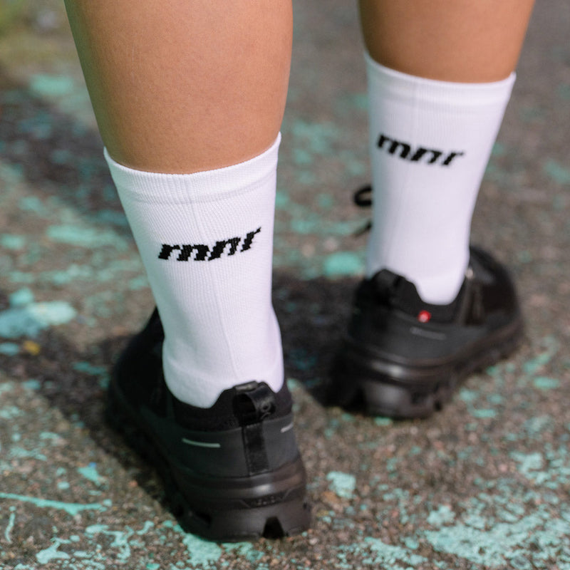 Load image into Gallery viewer, Marathon Crew Sock- Basic White
