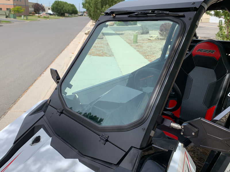 Load image into Gallery viewer, Polaris RS1 Glass Windshield with Vent and Wiper
