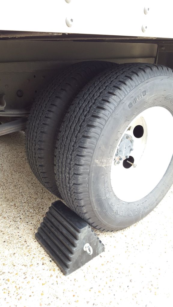 Load image into Gallery viewer, 9 Pound Rubber Wheel Chock  | WC
