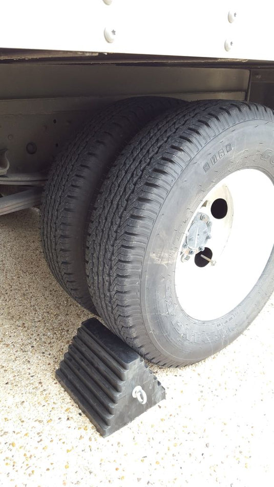 9 Pound Rubber Wheel Chock  | WC