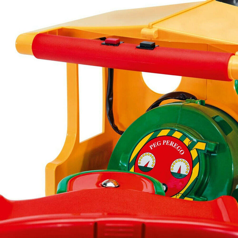 Load image into Gallery viewer, Santa Fe 6-Volt Ride-On Train by Peg Perego: The Perfect Gift for Little Engineers
