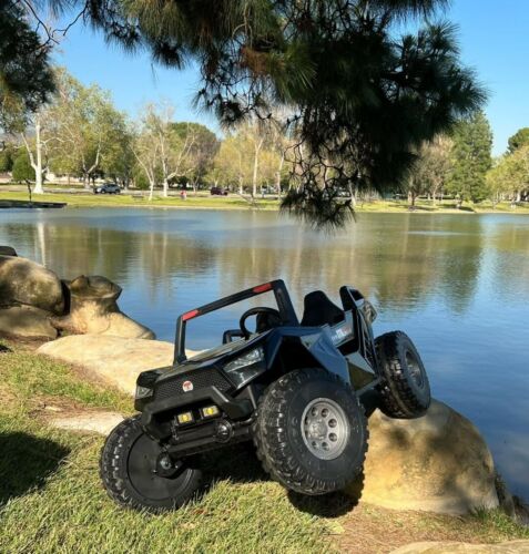 Load image into Gallery viewer, 24V Clash Touchscreen Ride-On Giant Buggy - Razor UTV Rubber Adjustable Side-by-Side
