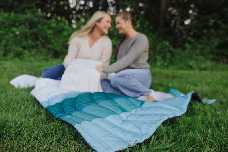 Load image into Gallery viewer, Aura Outdoor Puffer Blanket
