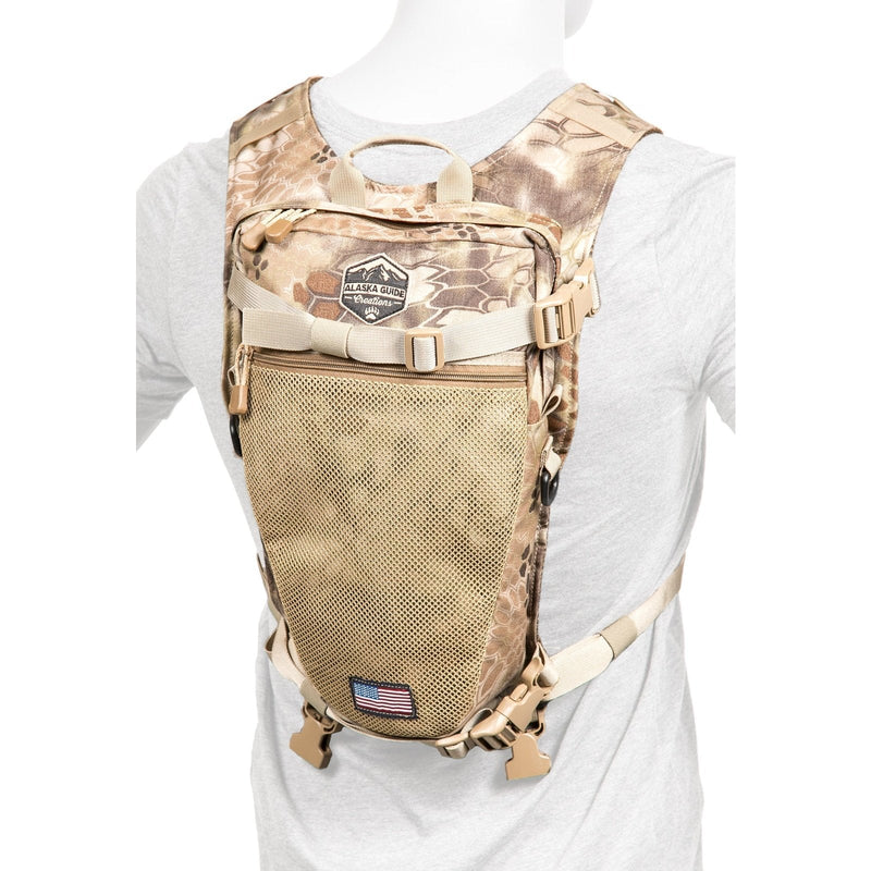 Load image into Gallery viewer, Stalker Hydration Pack
