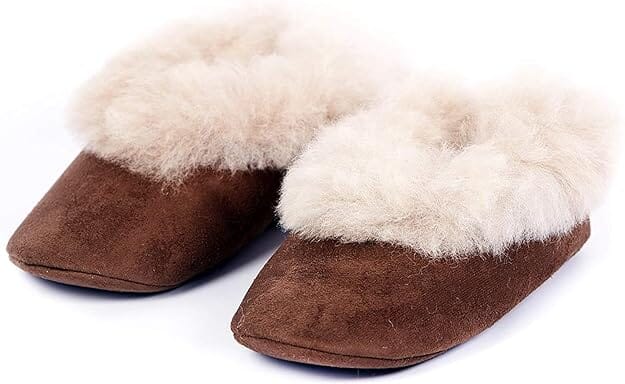 Load image into Gallery viewer, Suede and Fur Alpaca Slippers
